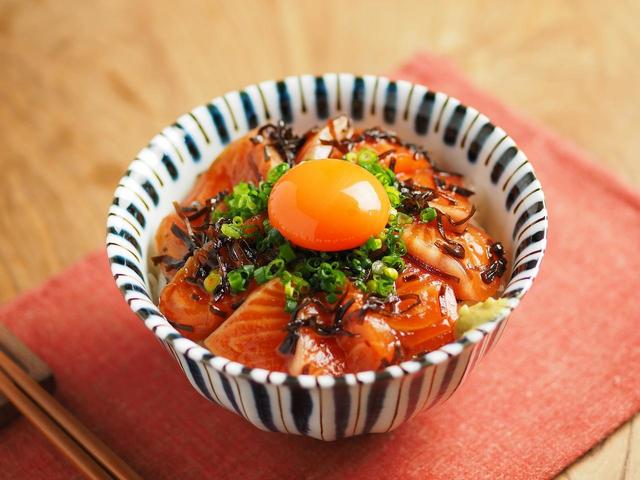 サーモン塩昆布漬け丼015.jpg