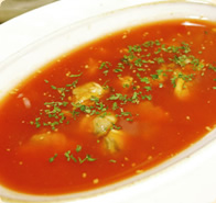 にんにく香るたっぷりあさりの冷製トマトスープ