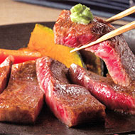 ステーキ、お刺身、焼き鳥、焼き魚など料理にのせて香りと食感をプラス！