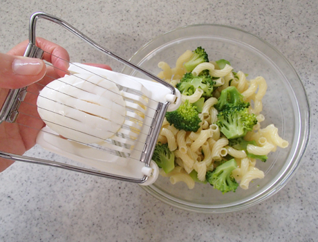 http://www.recipe-blog.jp/speedpasta/chori/%E3%83%98%E3%83%AB%E3%82%B7%E3%83%BC%E3%83%9E%E3%82%AB%E3%83%AD%E3%83%8B%E3%82%B5%E3%83%A9%E3%83%80PR.jpg