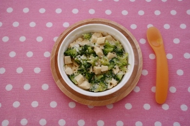 簡単 離乳食レシピ 高野豆腐とブロッコリーの卵とじ カミカミ期 クーピーさんの赤ちゃんが喜ぶ離乳食レシピ 公式連載 レシピブログ