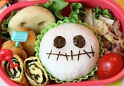 ハロウィンのガイコツとシャイなお化け弁当