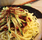 ざっくり母さんさん／麻婆豆腐の素を使って簡単ジャージャー麺