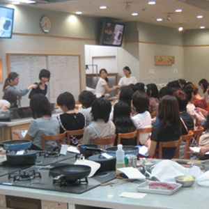 2011年10月8日（土）＠名古屋で開催！栗原はるみさんクッキング教室第3弾♪～Ｓｉセンサーコンロとリべナス今池を体験～