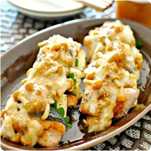 鮭と豆腐のカプレーゼ風 じんわりなめこおろし生姜だれ