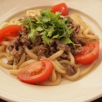 牛肉とトマトのちょいエスニック和えうどん♪