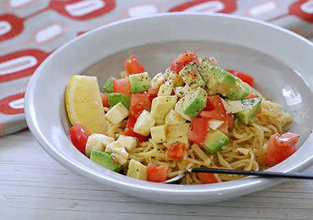 カプレーゼ風塩レモン焼そば